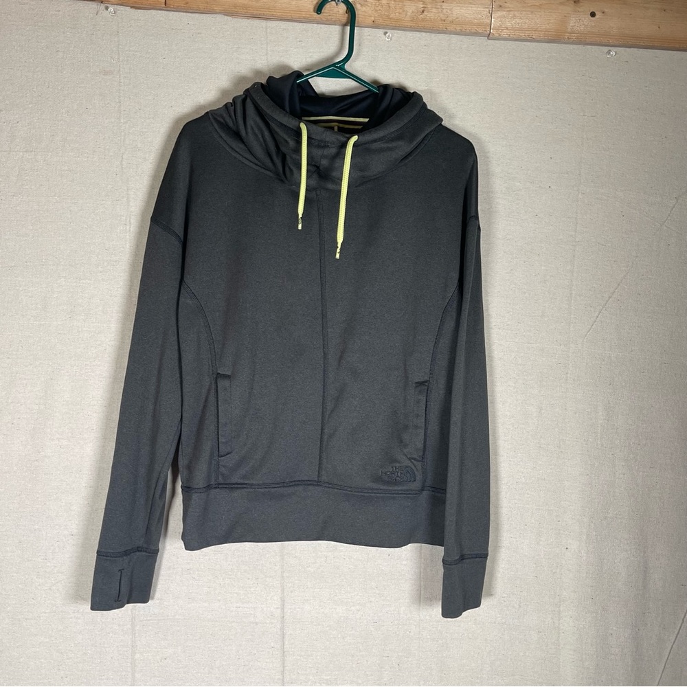 Women’s The North Face pullover Size Medium - Picture 1 of 5